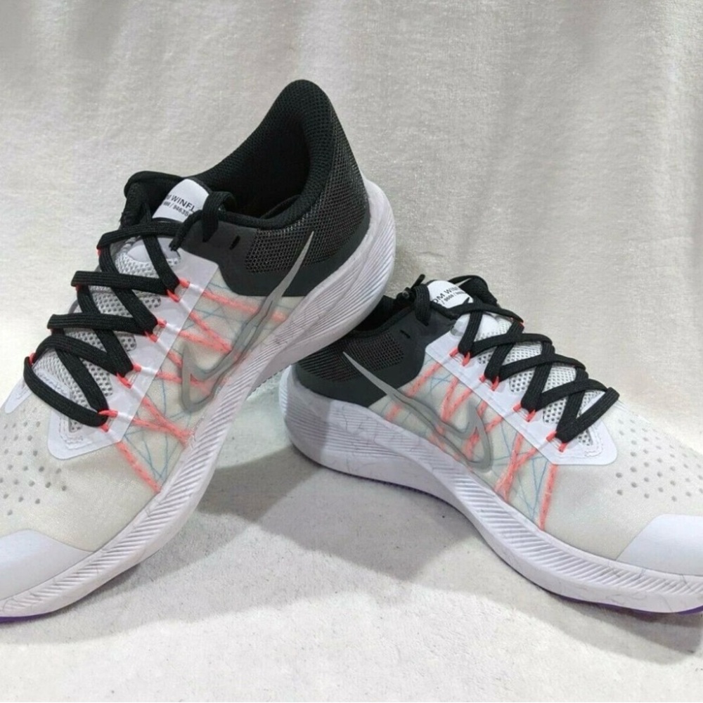 Women’s Nike Winflo Athletic Running Shoes - White & Black 8.5 CW-3421-103